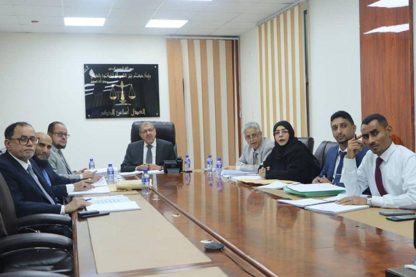 مجلس القضاء الأعلى يعقد اجتماعه الدوري ويقرر عدداً من القرارات والإجراءات القانونية