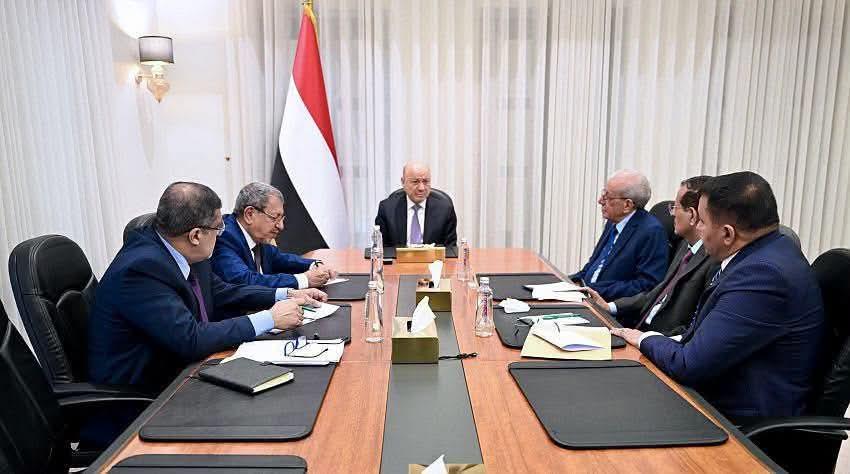 التقى فخامة الرئيس الدكتور رشاد محمد العليمي، رئيس مجلس القيادة الرئاسي اليوم الثلاثاء، رئيس مجلس القضاء الاعلى القاضي محسن يحيى طالب، ورؤساء الهيئات القضائية،