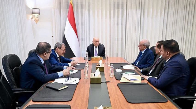 التقى فخامة الرئيس الدكتور رشاد محمد العليمي، رئيس مجلس القيادة الرئاسي اليوم الثلاثاء، رئيس مجلس القضاء الاعلى القاضي محسن يحيى طالب، ورؤساء الهيئات القضائية،